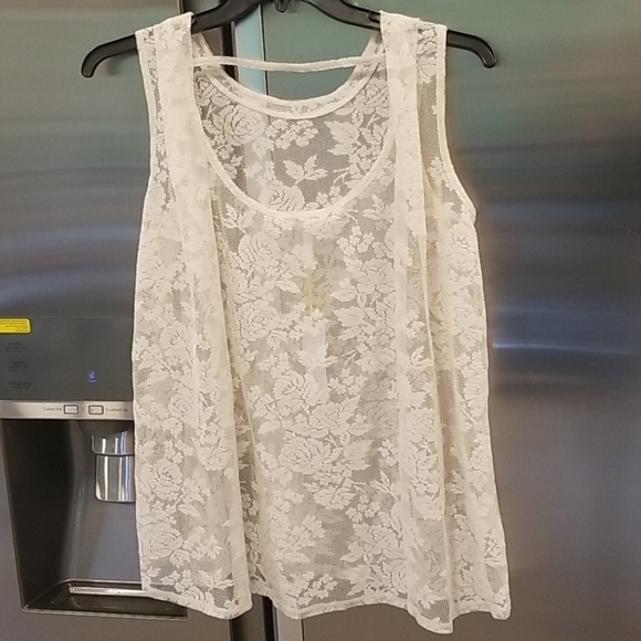 💕BCBGENERATION💕 Lace Sleeveless Top Small NWT - Picture 2 of 10